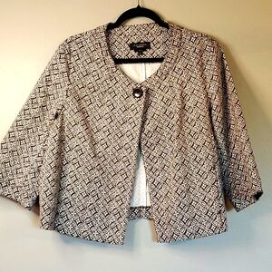 Talbots stretch brn/white swing jacket. Size 16. Excellent condition!